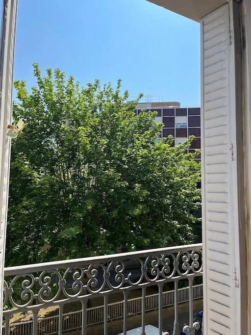 Beautiful Apartment With Balcony Paris