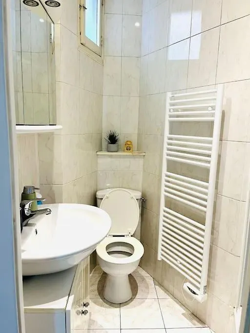 Beautiful Apartment With Balcony Paryż 0*,  Francja